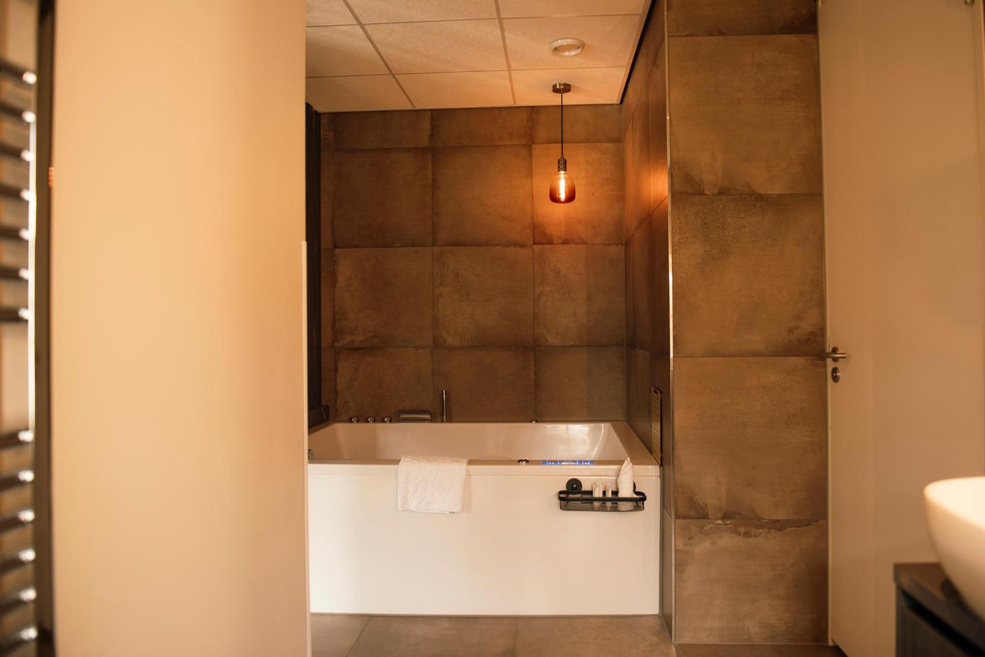 Hotel De Kastanjefabriek Eibergen Bagian luar foto
